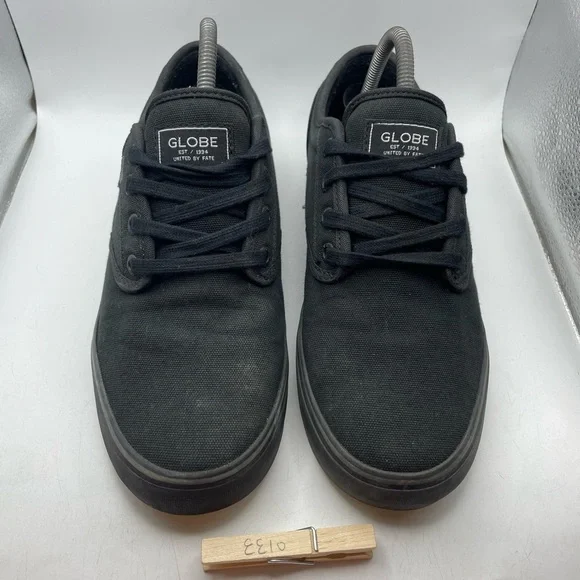 Globe Motley X Beavis and Butthead Men's Black Canvas Sneakers size 9 RARE!